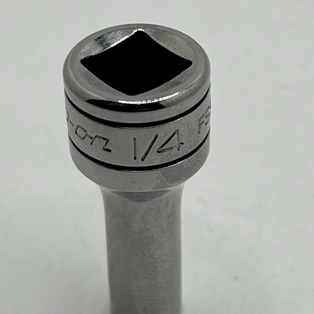 Snap-On USA FSS081 3/8" Drive 6-Point SAE 1/4" Flank Drive Semi-Deep Socket